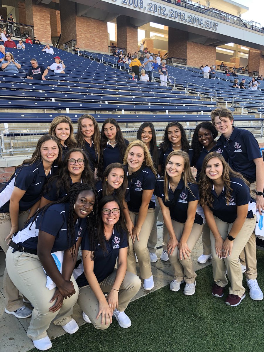 AHS_SportsMed's tweet photo. IT’S FOOTBALL TIME IN TEXAS!! 
Go Eagles!!! 🏈🦅🎉🏟 #AUP #AT4ALL #AllenEagleSportsMedicine https://t.co/pvEY5Y3J2C