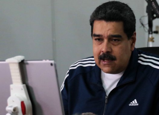 LINEAS DE <a href="/NicolasMaduro/">Nicolás Maduro</a> 
"A partir de este lunes estaremos recibiendo las nóminas de TODOS los sectores. Recuerden que anuncié que a pequeñas y medianas empresas, al comercio y las industrias del sector privado le vamos a cubrir el diferencial del salario"