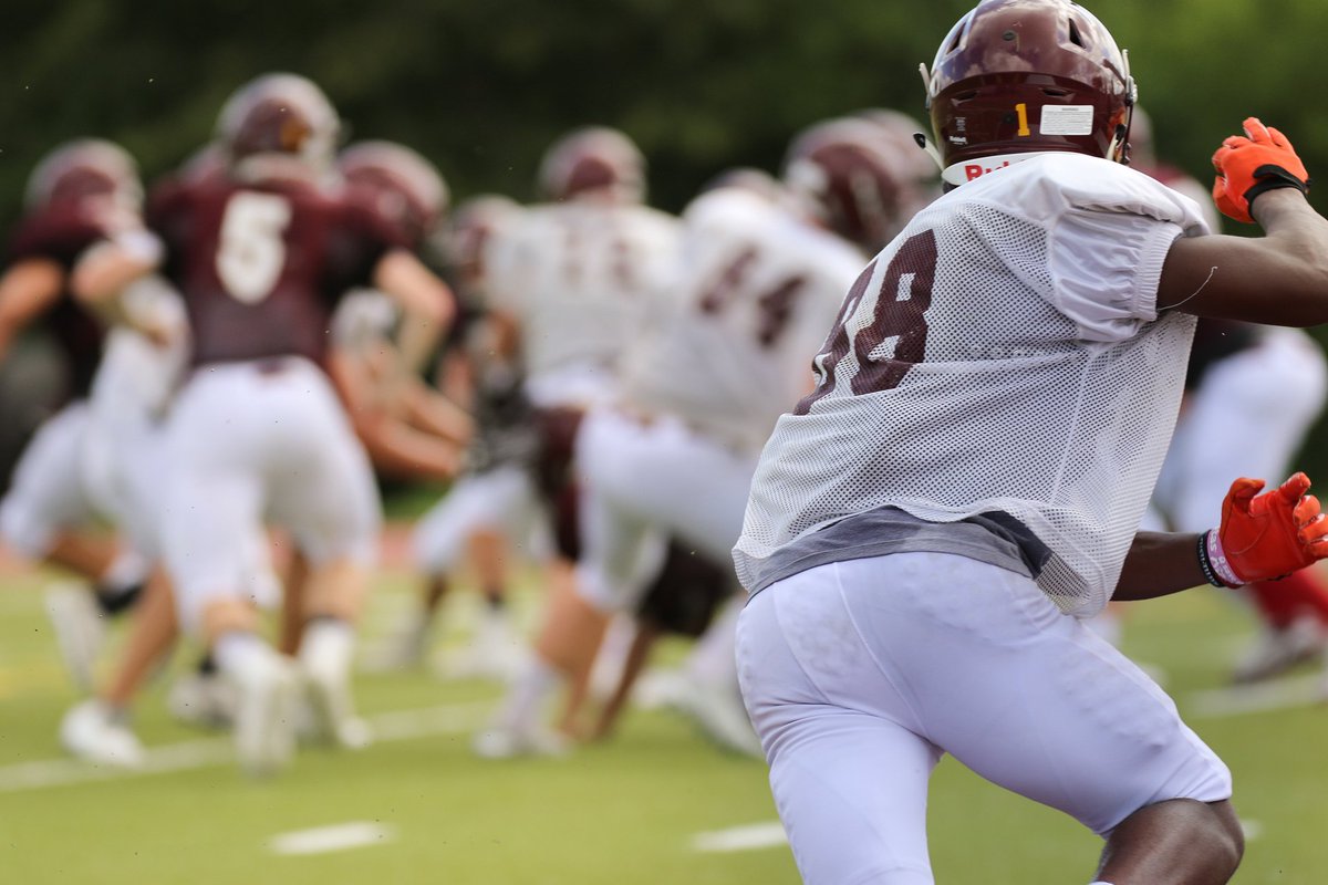 Never let someone tell you that you’re “too small” or “too slow” to play college sports. Not every school will take a look, but you just need ONE staff to believe - ow.ly/nTLg30ls8QV