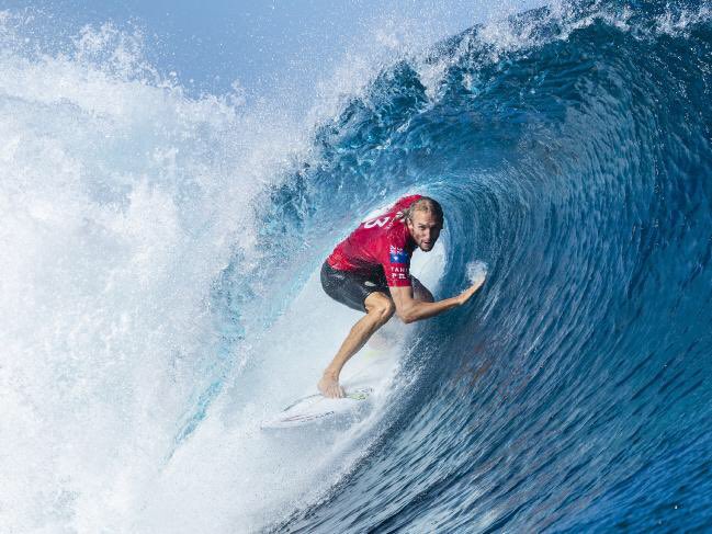 culburrafest's tweet photo. Your a friggen legend @RealOwenWright #tahitipro #uptheburra 
https://t.co/Dpcp315phd https://t.co/P7ewvMXcA1
