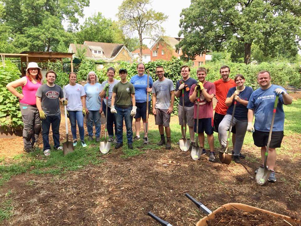ClintonSchool's tweet photo. Finally, a few pictures from today's Global Day of Service efforts – including both graduates and current students – with @archildrens, @ARGardenCorps, and Ferncliff Camp and Conference Center in Little Rock.

#BuildingBridges https://t.co/1xMzJFNTaC