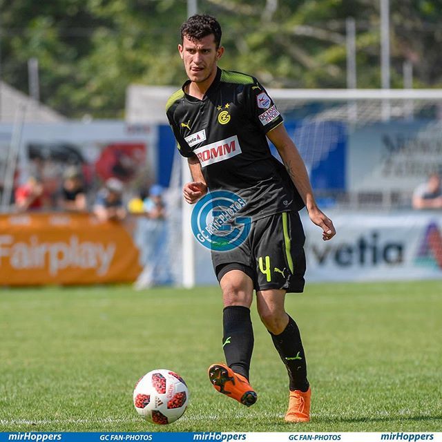 GCHoppersPhotos's tweet photo. Schweizer Cup.
Nathan in action 🔵⚪️👍🏻👏🏻💪🏻
@gc_zuerich_offiziell @grasshopper_club_zurich_fan
#nathan #nathanpelae #gc #gcz #grasshopper #grasshoppers #mirhoppers https://t.co/BZpxBrZsMb https://t.co/MOZoThS6EW