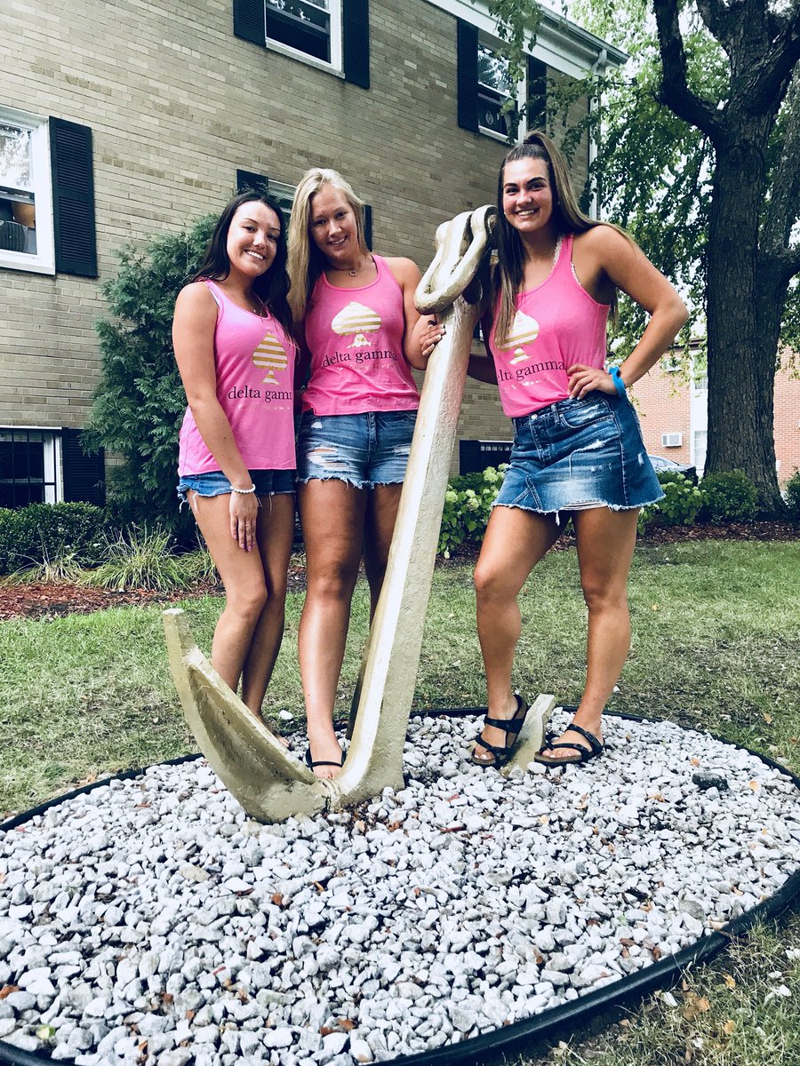 DeltaGamma_NIU's tweet photo. Pink, bronze, and blue day was a success for our first day of work week! 📷✨ https://t.co/0gKKItmiS2