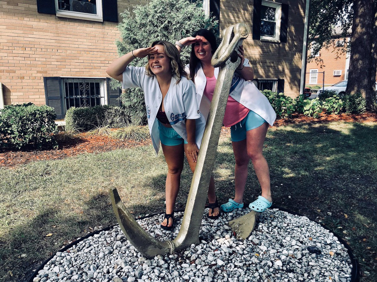 DeltaGamma_NIU's tweet photo. Pink, bronze, and blue day was a success for our first day of work week! 📷✨ https://t.co/0gKKItmiS2
