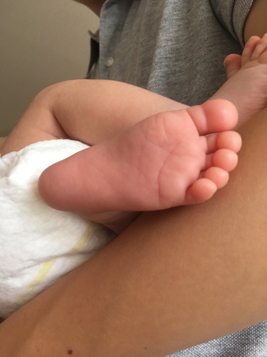 ゆき 赤ちゃんの足の裏って普通に舐めまわせる かわいい