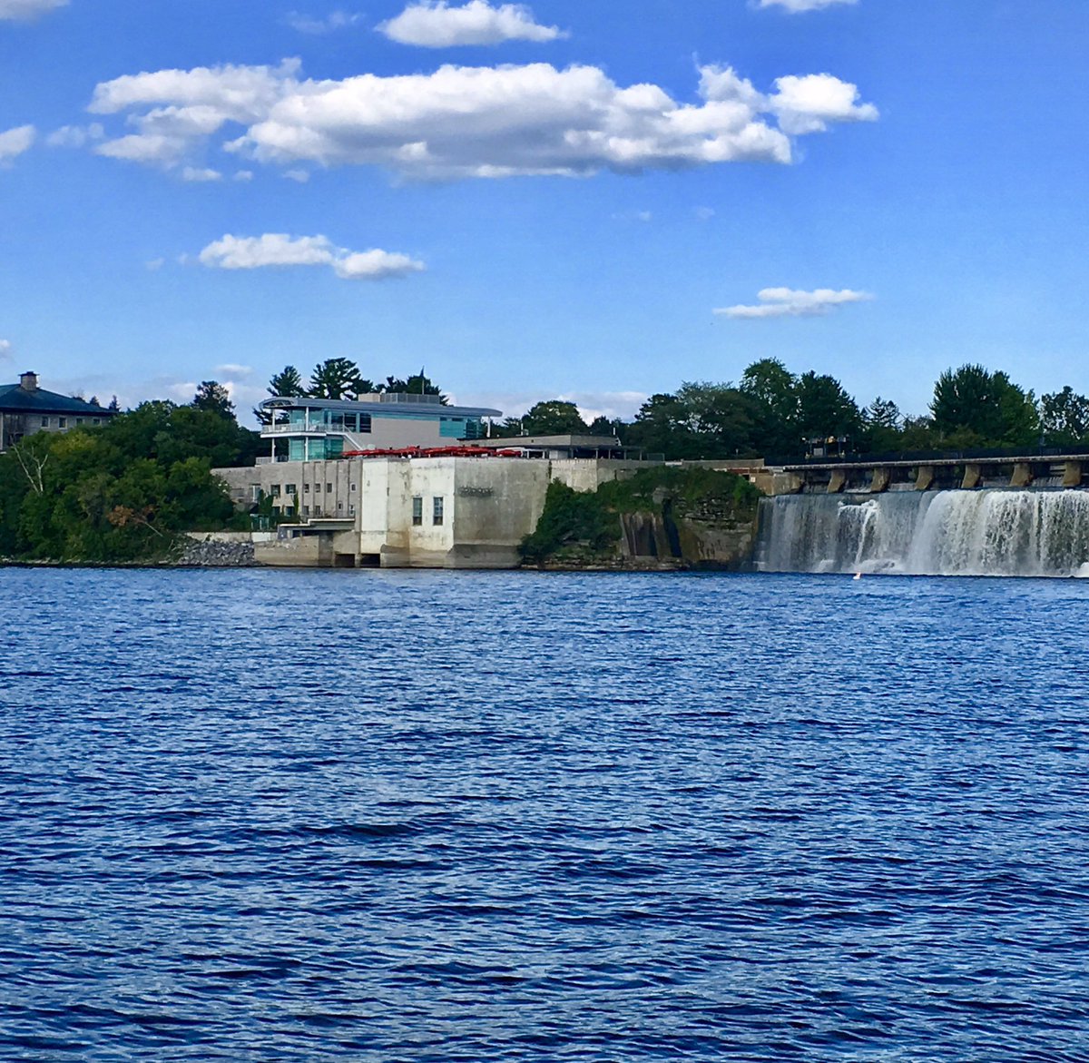 Guy_Theriault's tweet photo. Another gorgeous evening of #boating on the #OttawaRiver in #MyOttawa https://t.co/yK1xOyTWHW