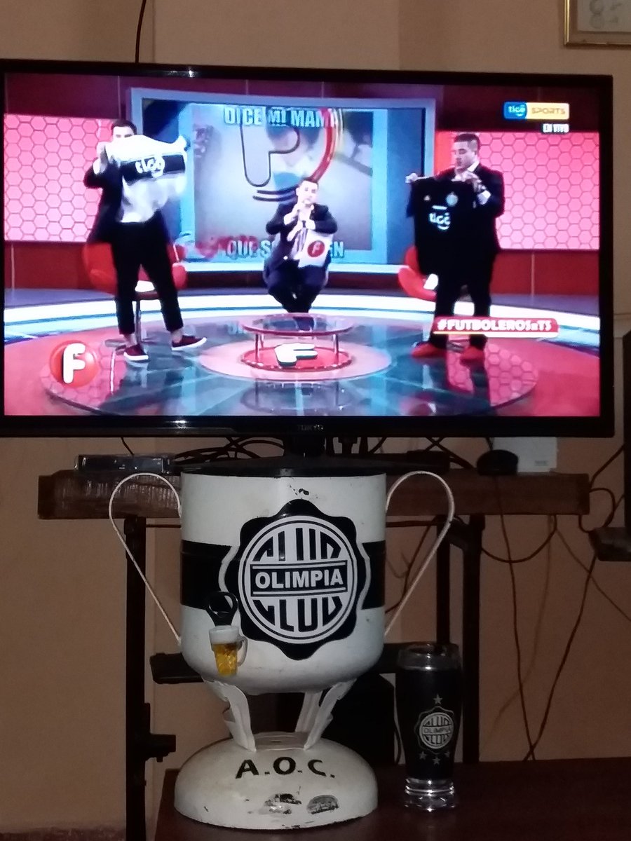 zulmalopez409's tweet photo. Holaa.. #FUTBOLEROSxTS queremos la remera! Saludos desde Concepción!! https://t.co/QZg1q92ySZ