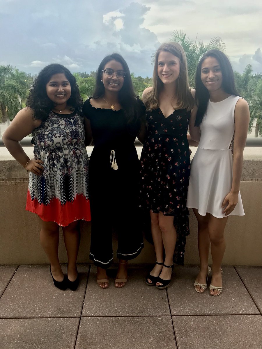 taylorbertolini's tweet photo. 2018 NSU Orientation Team ๐๐ฆ #finsup #nsuedge #nsusummer https://t.co/K6zfwWSXKX