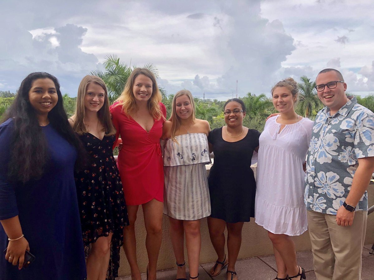 taylorbertolini's tweet photo. 2018 NSU Orientation Team ๐๐ฆ #finsup #nsuedge #nsusummer https://t.co/K6zfwWSXKX