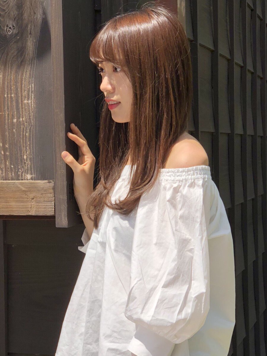 Mmode18No1's tweet photo. おはようございます😃🌻

先日、写真撮影のために二子玉川にいってきました！✨
二子玉川にちゃんと行ったのが初めてで、自然が多いところですごく良かったです🍀

このオフショットはマネージャーがiPhone Xのポートレートでとってくれました☺️💕画質が綺麗すぎて私も携帯変えたくなりました😂 https://t.co/VatX315h3u