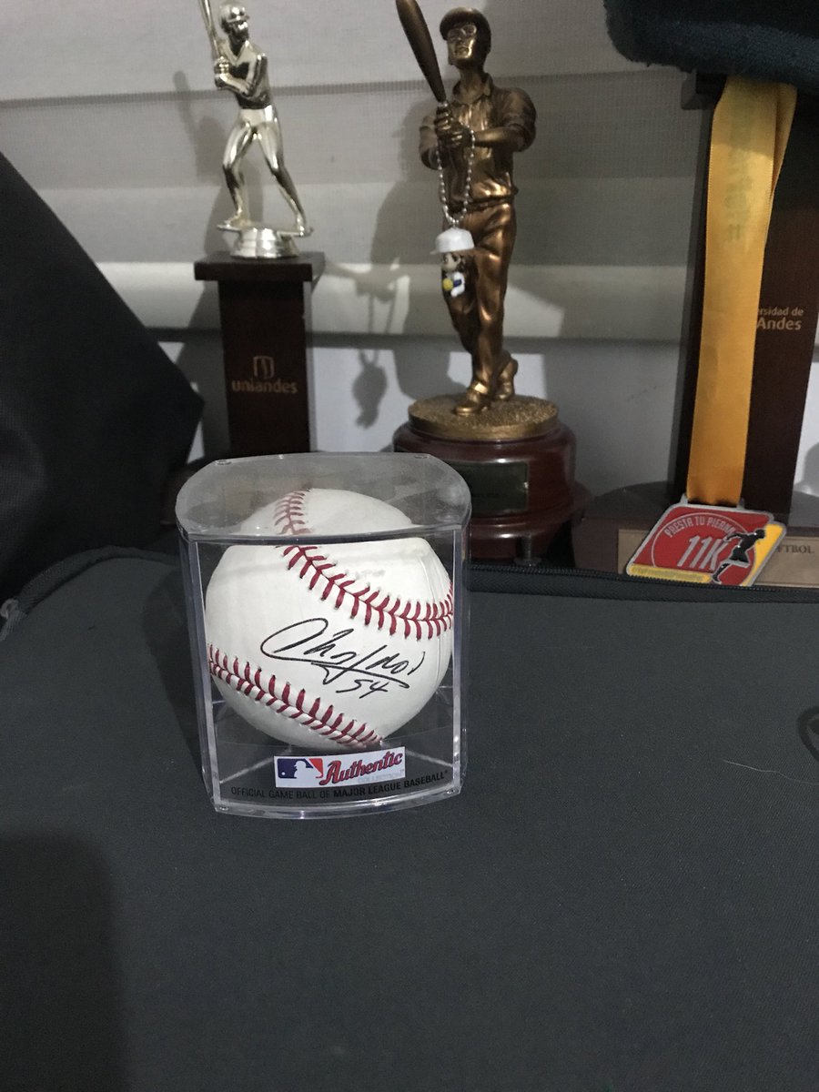 Duartepj15's tweet photo. @ESPN_Beisbol  yo tengo la pelota firmada por @AChapman_105 @EJerezESPN @LuisAlvarez_1 https://t.co/mQ9oy1hmQz