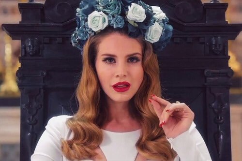 laurrSeveriano's tweet image. Who wore it better? #SharperObjects