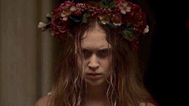 laurrSeveriano's tweet image. Who wore it better? #SharperObjects