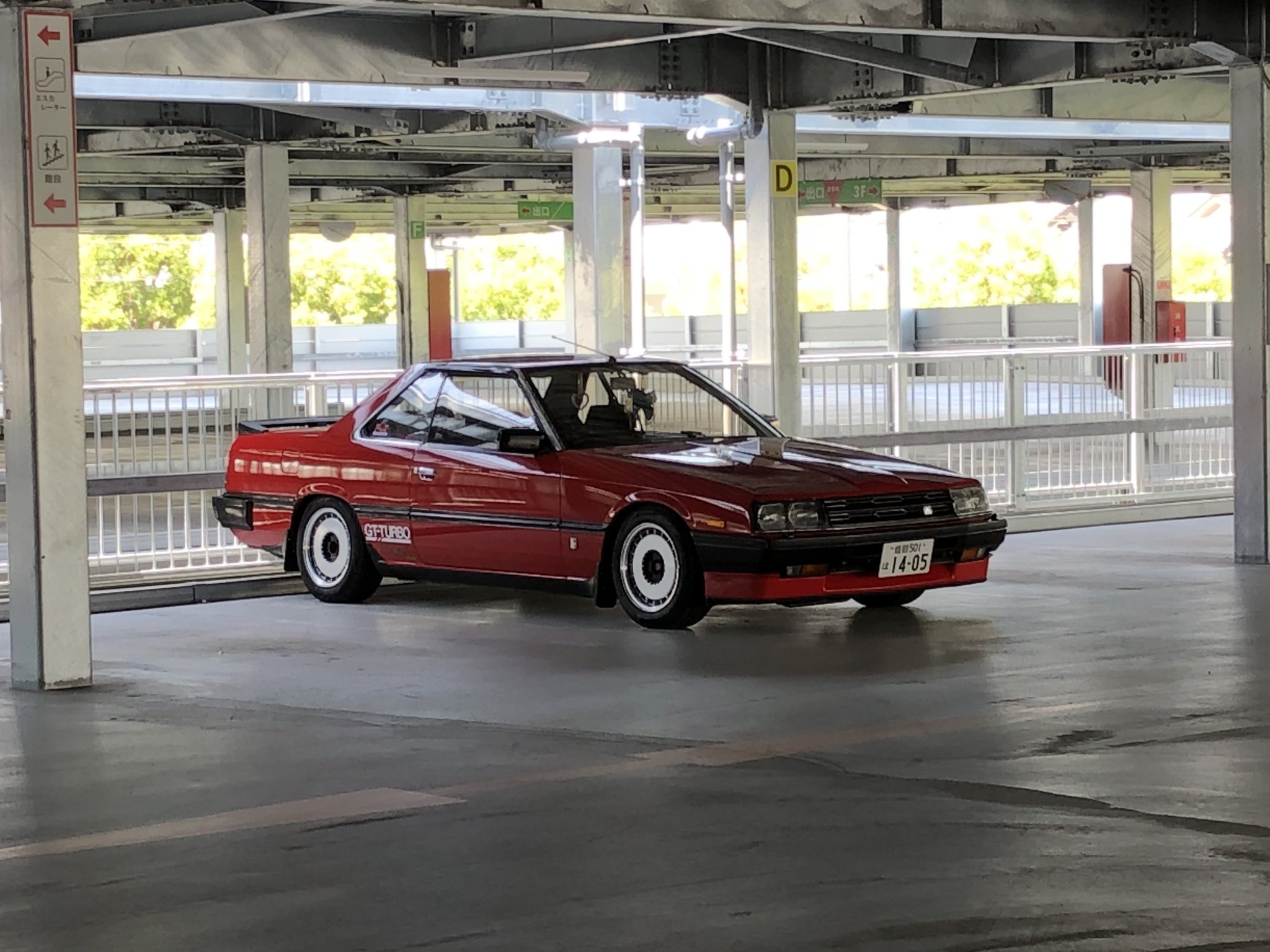 めっちゃかっこいい車止まってるやん Twitter Search Twitter