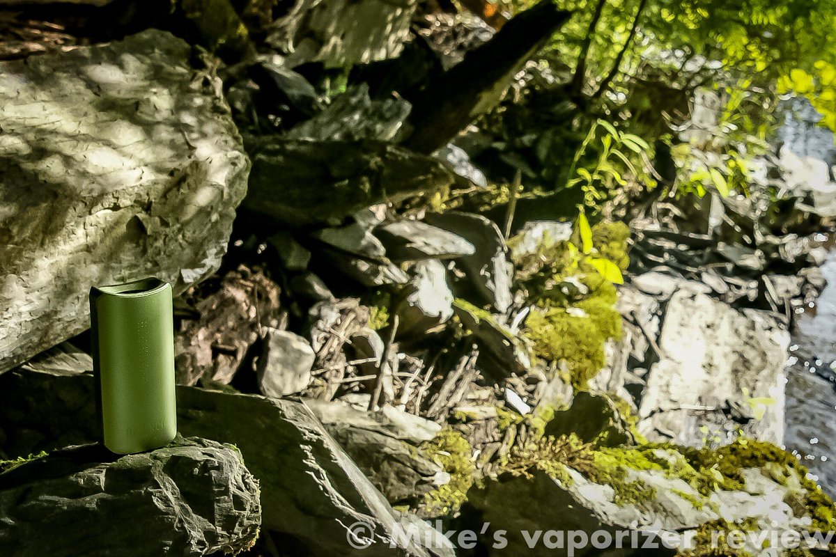 DaVinci IQ makes for great outdoor adventures! 
Removable battery for extended uses , large oven for long sessions , it’s sleek design makes it very pocketable and a very sophisticated technology making it perfect for the job 👍🏼👌.