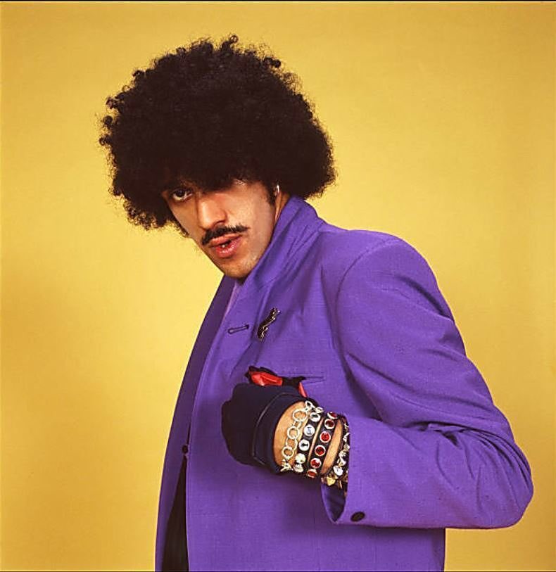 Happy birthday to the bass god that is Phil Lynott. 