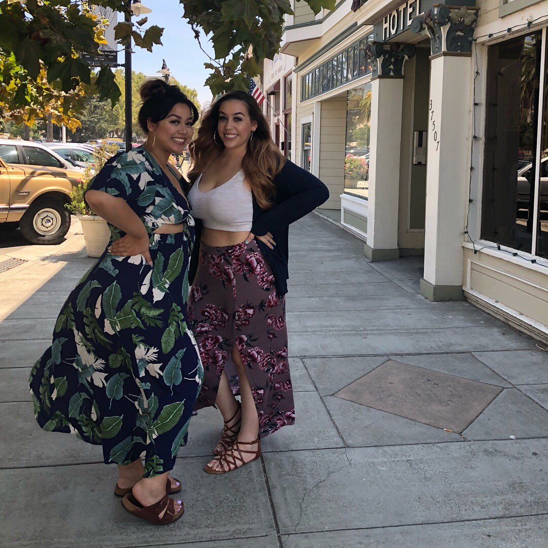 mesmereyezing__'s tweet photo. a perfect representation of the friendship we share ๐คช love you girl! i hope your birthday celebration was everything you imagined it to be @sayheyelise ๐๐ฏโโ๏ธ๐๐พ๐ธ๐ #birthdaybehavior #badnbougie #colorqueens https://t.co/n1tIRDwPkS