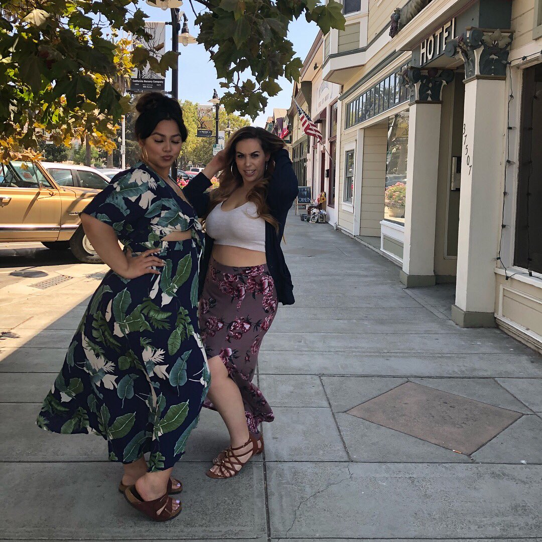 mesmereyezing__'s tweet photo. a perfect representation of the friendship we share ๐คช love you girl! i hope your birthday celebration was everything you imagined it to be @sayheyelise ๐๐ฏโโ๏ธ๐๐พ๐ธ๐ #birthdaybehavior #badnbougie #colorqueens https://t.co/n1tIRDwPkS