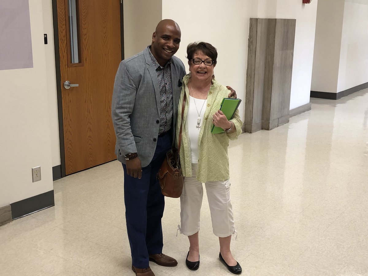 Great meeting with GWHS 50 Club (graduate 50 years ago).. They still love GW and pledged their talents and treasures to support many facets of scholars’ needs.  #purplePRIDE <a href="/IPSSchools/">IPS</a> <a href="/GWContinentals/">GeorgeWashingtonHS</a> <a href="/BigVoice22/">Dr. Stanley Law</a>