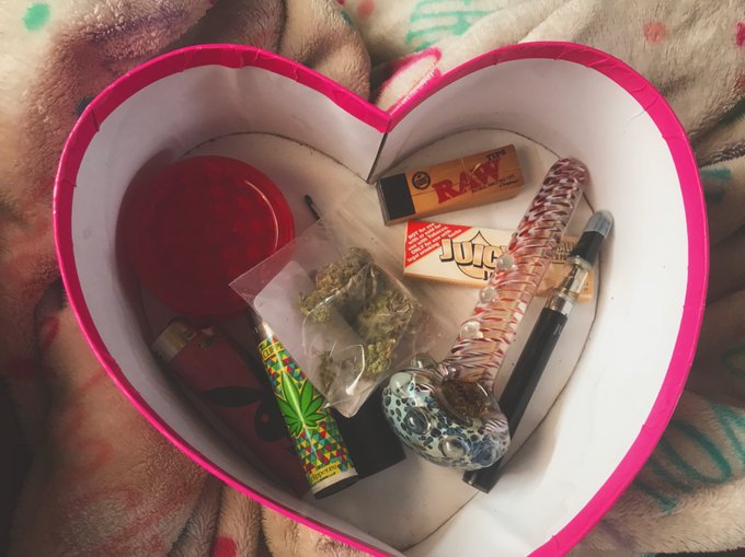sesh box #stoner https://t.co/uiOPzPZlqZ<a href="/tag/stoner"class="tags">#stoner</a>