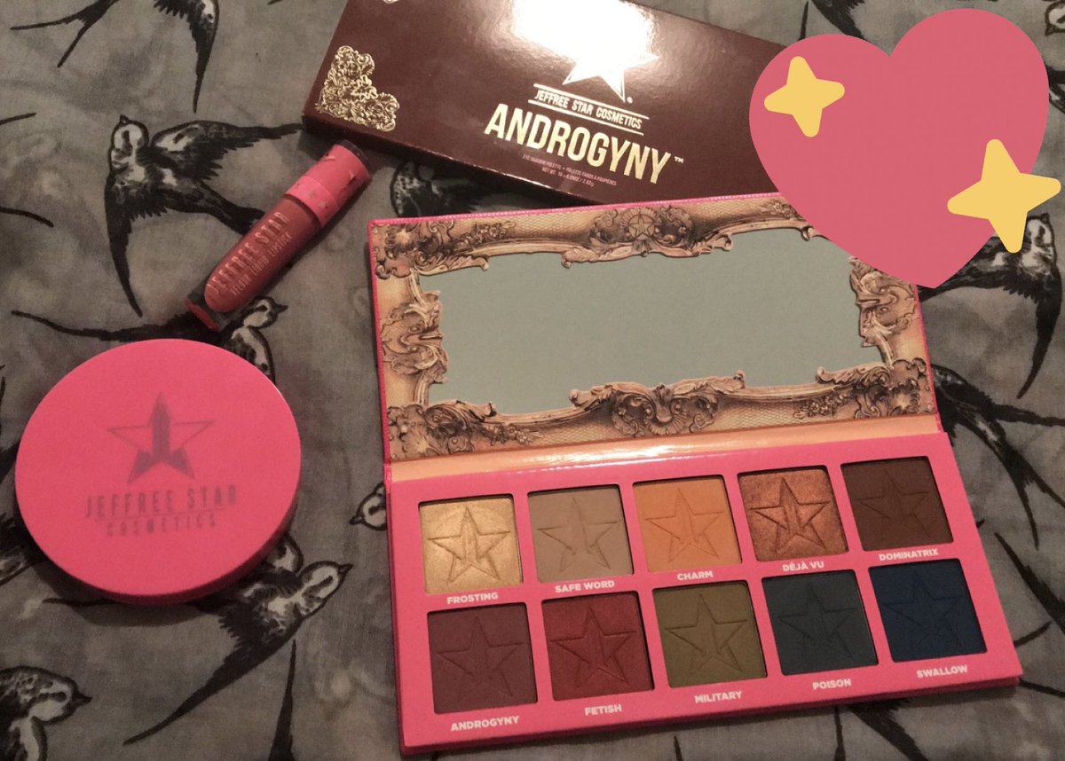 NayAUU's tweet photo. I have the best sister!!! Thank you @Stasia_RoseS for the best surprise ever!! Now excuse me while I watch @JeffreeStar new video and have a play with these! ππππ #jeffreestarcosmetics #AndrogynyPalette #SkinFrost #SoFuckingGold #VelourLiquidLipstick #Calabasas https://t.co/vP1jMS2Wm5