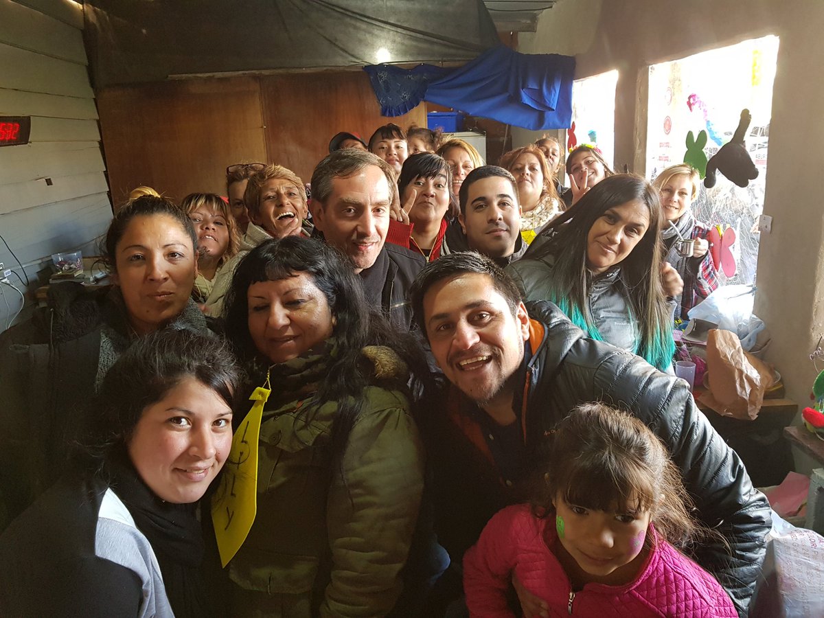 Robertogaudio's tweet photo. Compartí el festejo del día de los niños en La Florida #Quilmes , gracias al merendero Manitos Unidas y  Recreación la Florida por el trabajo que hacen a diario por una infancia con igualdad de oportunidades  
#ConstruyendoAlternativa https://t.co/AcmrYcrwSI
