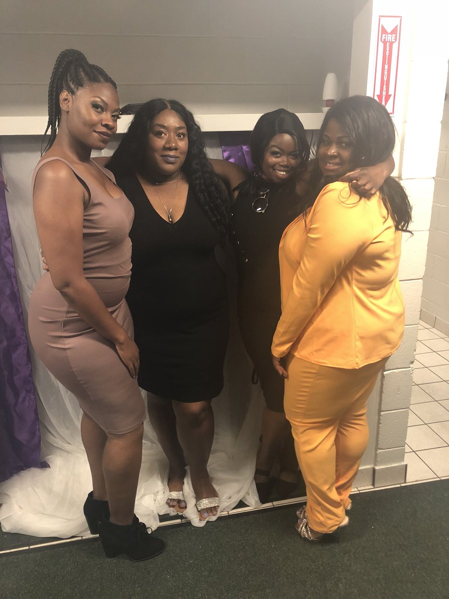 TabethXo's tweet photo. #30th #birthday #boohoo #melanin #yeg #badandboojee #diva https://t.co/uPn7Gk2yGZ