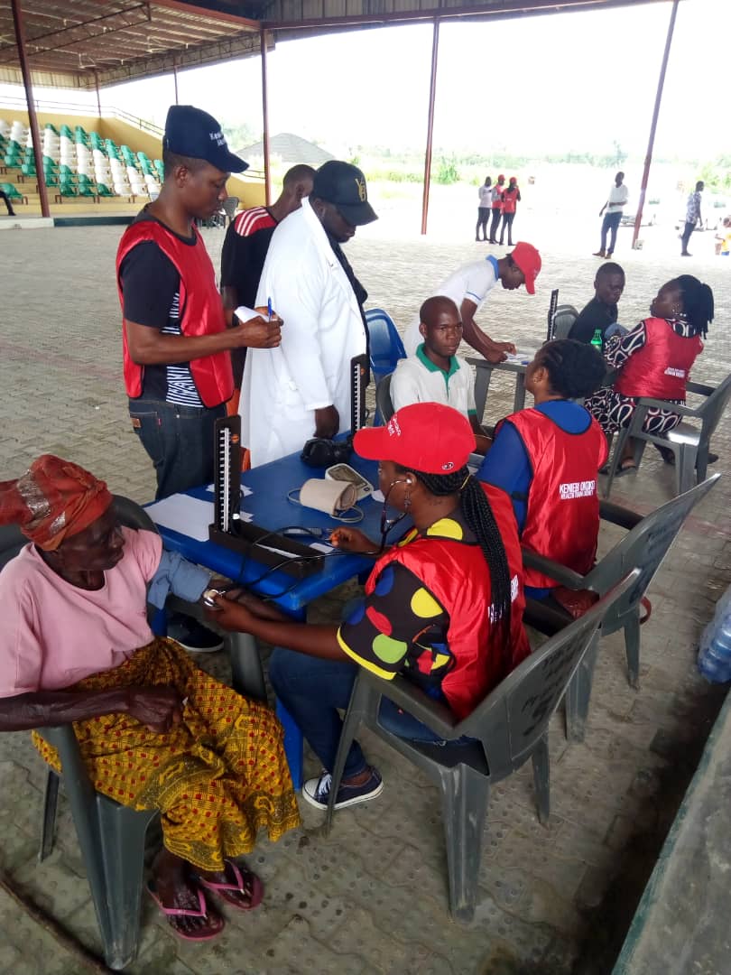 KeniebiM's tweet photo. Consultations with medical experts from Keniebi Okoko Health Team at Toru Orua community. 

#runkeniebirun https://t.co/ioOdLdmxtn
