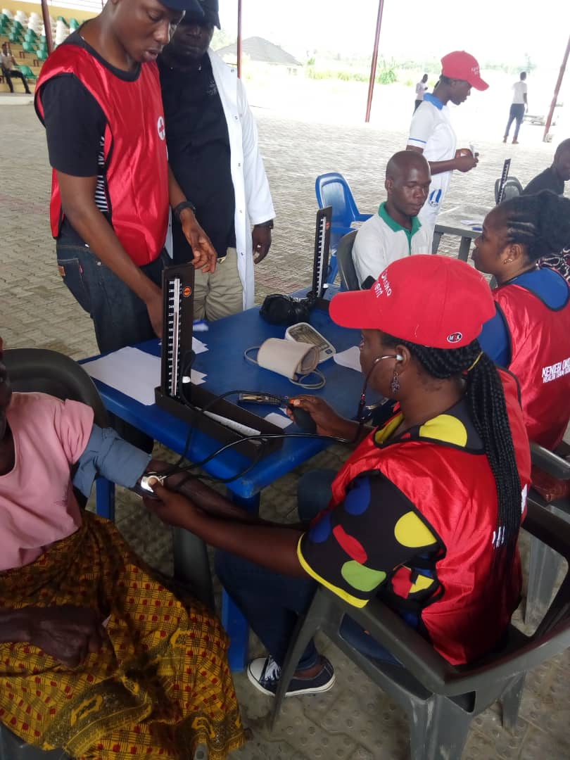 KeniebiM's tweet photo. Consultations with medical experts from Keniebi Okoko Health Team at Toru Orua community. 

#runkeniebirun https://t.co/ioOdLdmxtn