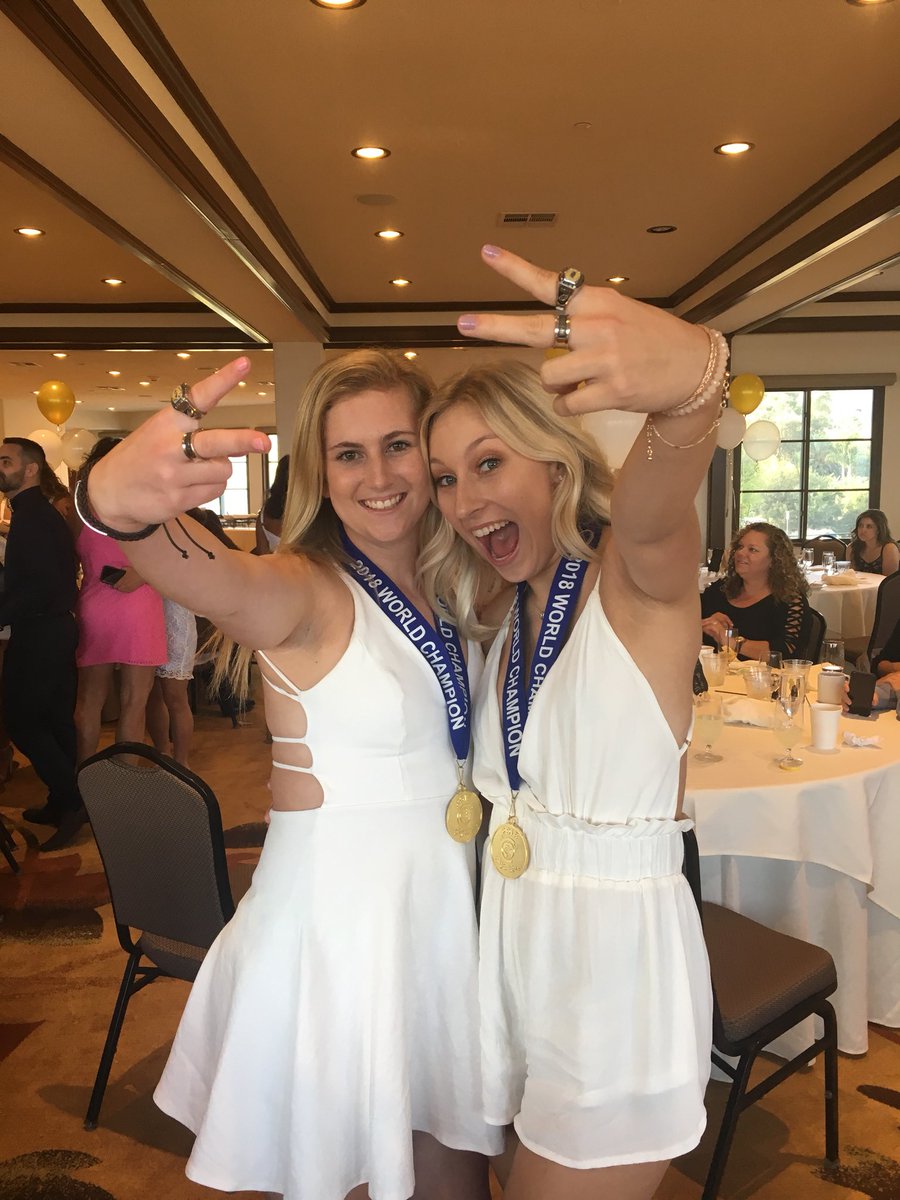 hayleyysipee's tweet image. blessed.