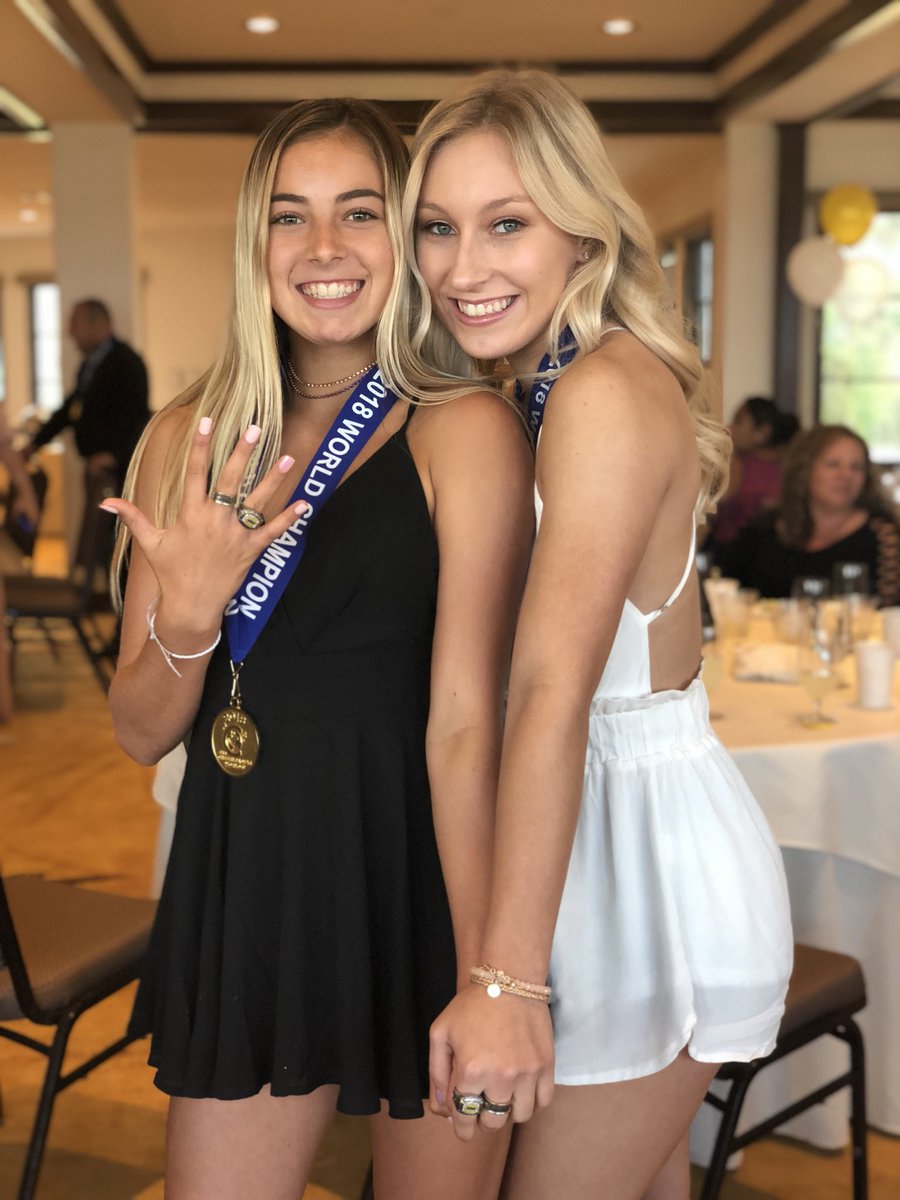 hayleyysipee's tweet image. blessed.