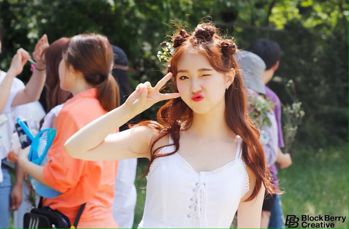 lowqyeojin's tweet photo. Behind the scenes teaser shoot [Hi High]

○° blockberry creative 

#LOONA #이달의소녀 #여진 #YeoJin https://t.co/DQ48jahsHj