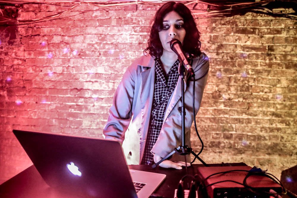 extremecmf's tweet photo. Asha Sheshadri #jacket #mac #navy #beige #dress #fashion #clothing #music #computermusic #extremecomputermusic #fashionblogger #techfashion #hikinggear #streetwear #urbanwear #influencer #ootd #takeitoutside https://t.co/V06cdgJlPE
