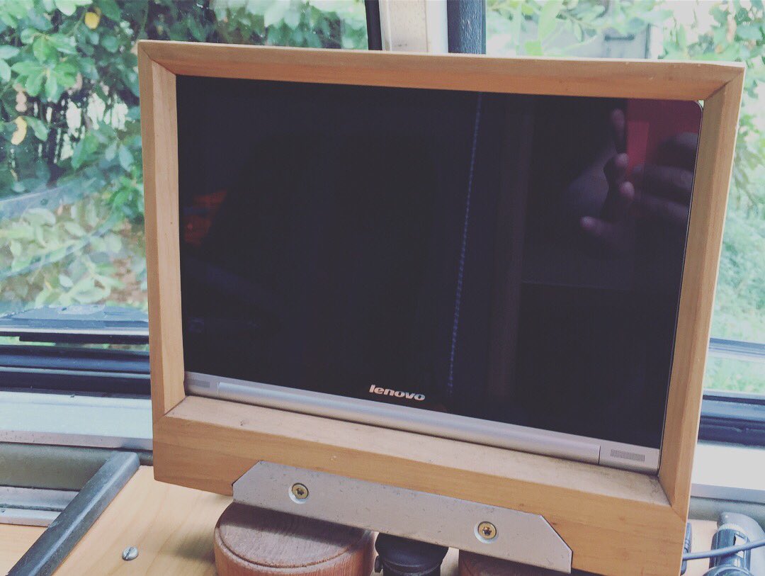 Dalla Franconia in giro per #Italia con #bus #sutra del 1967 adattato a #sleepingbus / non poteva mancare una tappa nella nostra #area camper con #degustazione #castelcerino