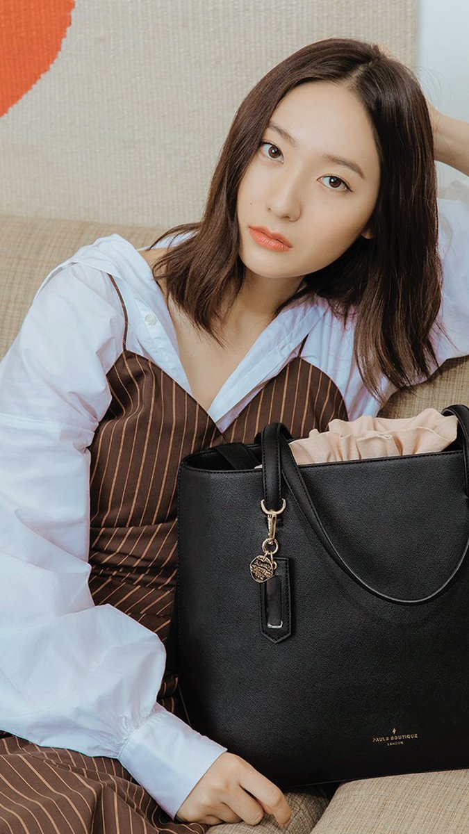 signalwithjung's tweet photo. 폴스부띠끄 룩북 크리스탈 배경화면 (750*1334) https://t.co/8CsXWaa5aI