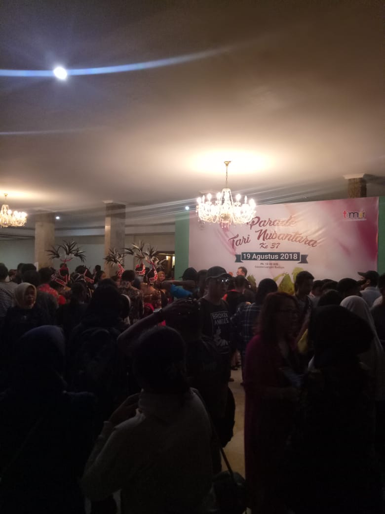 TMII_Cyberpark's tweet photo. Antusiasme masyarakat dalam parade tarian nusantara ke-37
Taman Mini Indonesia Indah
#tmiikeren #tmiieksis #tmii_digipark #tmii #varbuena https://t.co/Sd0VeYXHUz
