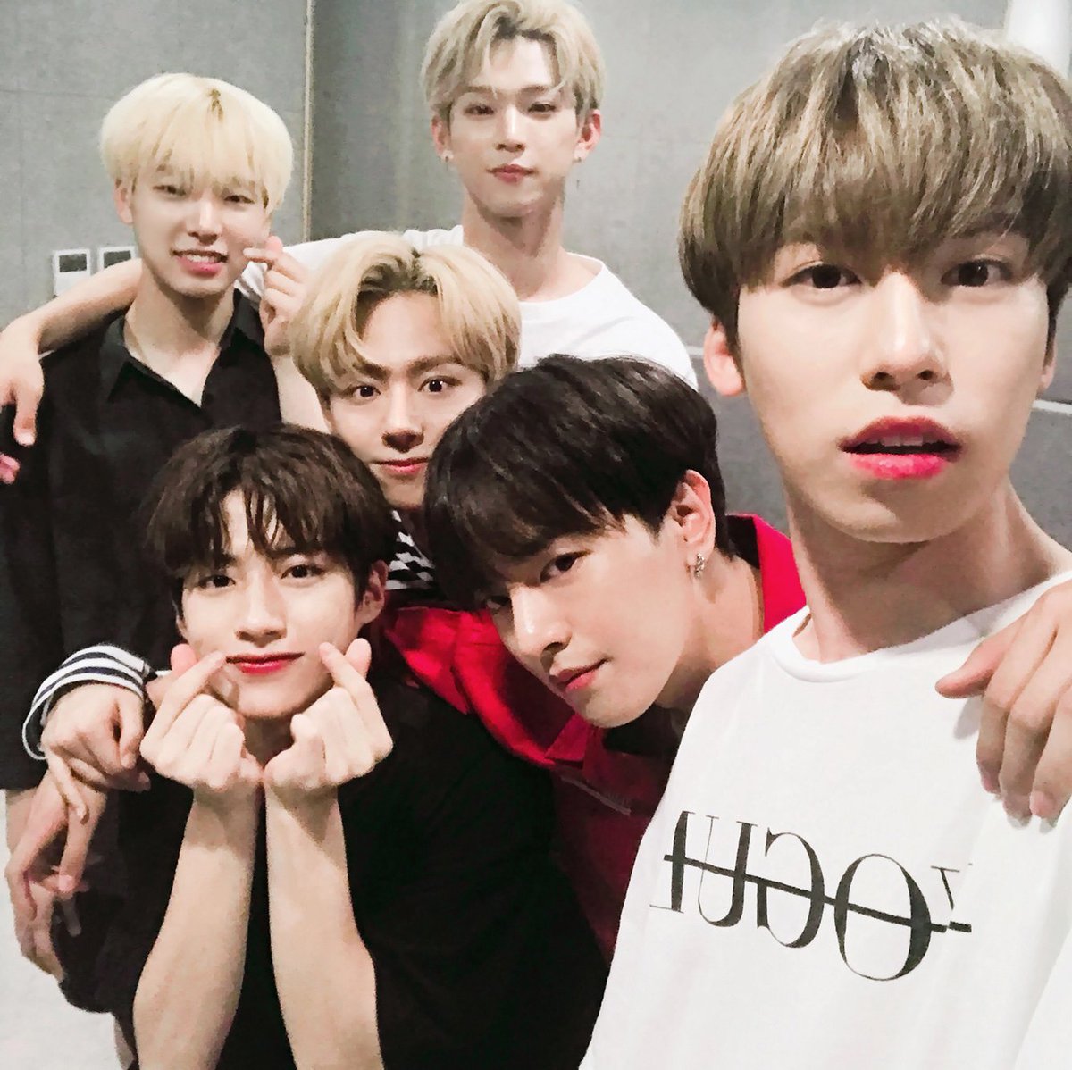 DlB33LnUUAMtGSL?format=jpg