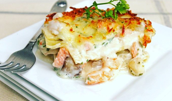 CristinaParani1's tweet photo. Fish lasagne (Lasagne di pesce) 😋😋😋😋... Such a great recipe 😉😉😉... If you want to see more click here 👉👉👉https://t.co/8LF8kbE4vV #monday #MondayMotivation #Recipe #ricette #ricetteperpassione #ricettedicucina #20Agosto #food #foodie #foodlove https://t.co/pf3WiK9sUA