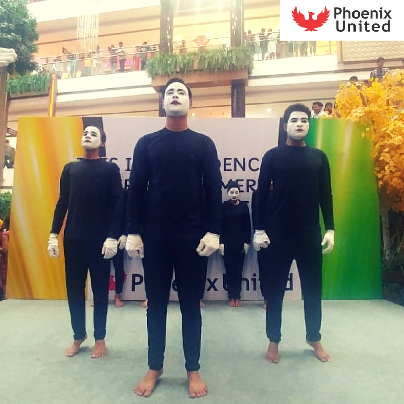 PhoenixUniLko's tweet photo. We are awestruck by the amazing performance and brilliant acting by the actors at the #MimeAct. Here are the pictures from the event at @PhoenixUniLko
#MimeShow #LucknowEvent #FunAtPhoenix #PhoenixMall #Lucknow https://t.co/dk5rgqn1NG