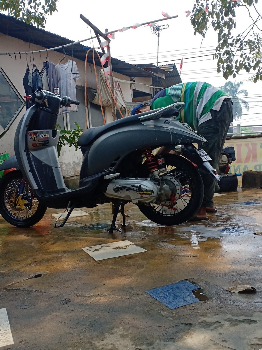 lama ndak jumpe scopyiQ ni hampir seminggu LDR 😅😘😇
#scoopyi2018 #scoopyptk