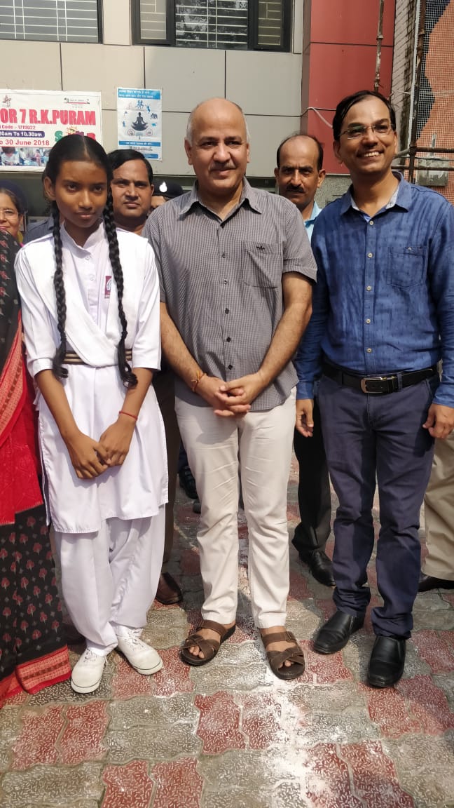 AAPDelhi's tweet image. . @Minister_Edu @msisodia visited a govt school to take feedback on the #HappinessClass directly from the kids.