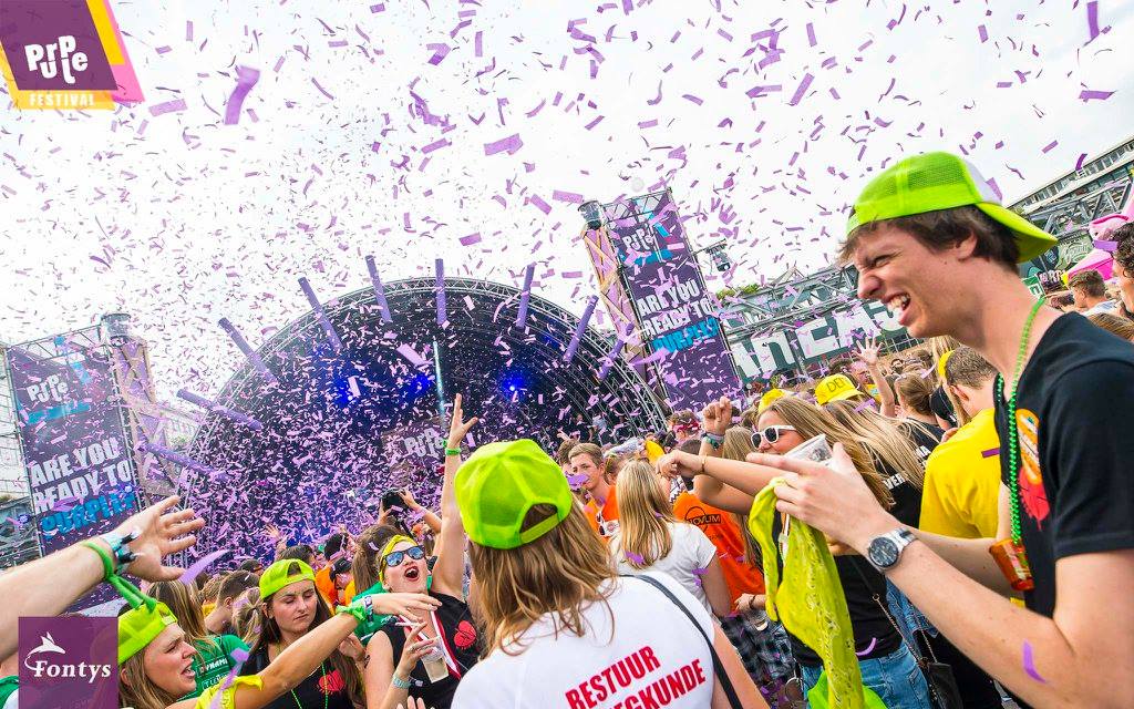 D66Tilburg's tweet image. Wij wensen alle nieuwe studenten in #Tilburg een te gekke tijd en mooie kennismaking met de stad tijdens hun #introweek @TOP_week @TilburgU @Fontys 🙌🏻

Geniet ervan en hopelijk tot snel in Tilburg! #TOPweek #TOP2018 #FontysPurple #Purple2018