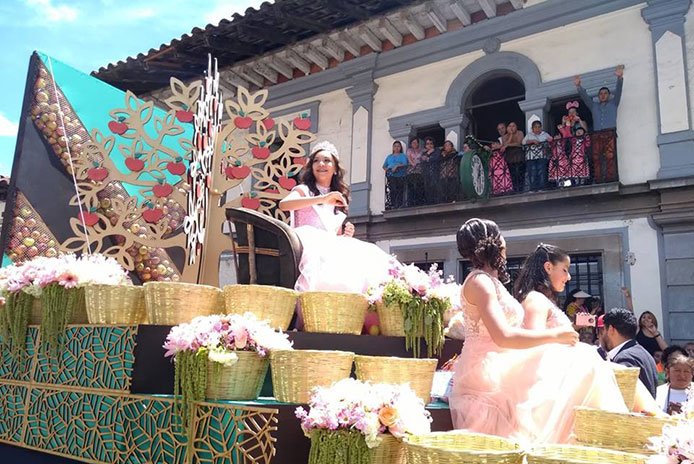 comunicatedigit's tweet photo. En su clausura, la Gran Feria de Zacatlán recibe a más de 100 mil personas https://t.co/AHgBYil7YY @ZacatlanAyto @ZacatlanMagico https://t.co/zNmJBPTDHb