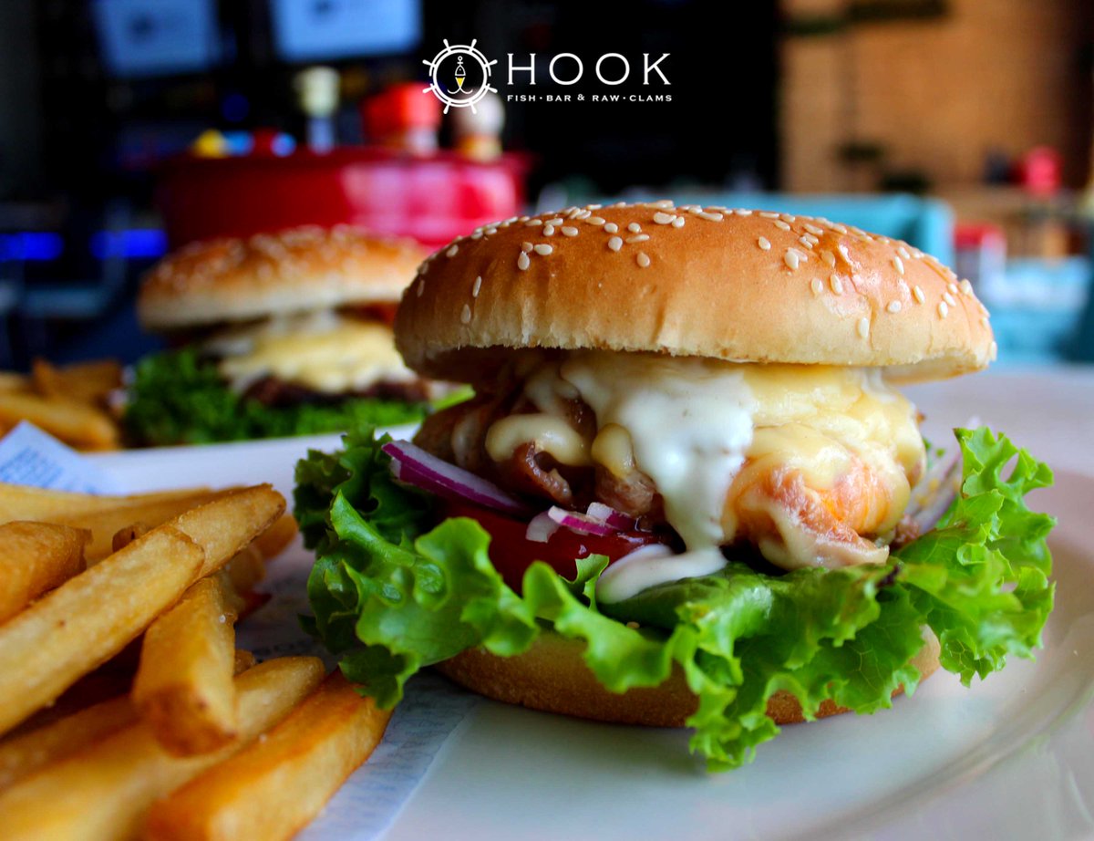boca_hook's tweet photo. Imposible resistirse a nuestra promoción de 2x1 en #Hamburguesas que cada lunes el capitán tiene para ti en HOOK, ¡Los esperamos amigos! #PonteHOOK #HOOKFishBar https://t.co/Bj12nFShKu