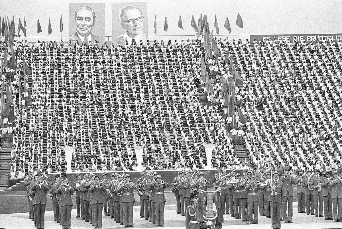 берлин 1990 гдр. гдр в 80-е годы. форма армии гдр. гдр головы. гдр головы.