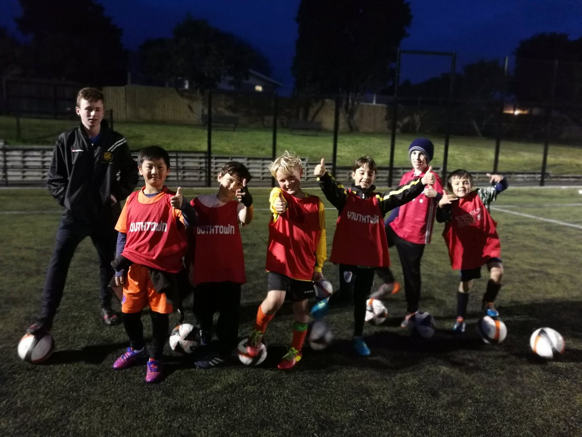 speedbob7's tweet image. #learningthecraft
@AuckFootballFed @NZ_Football @EllerslieAFC 

Ellerslie boys skill centre in action