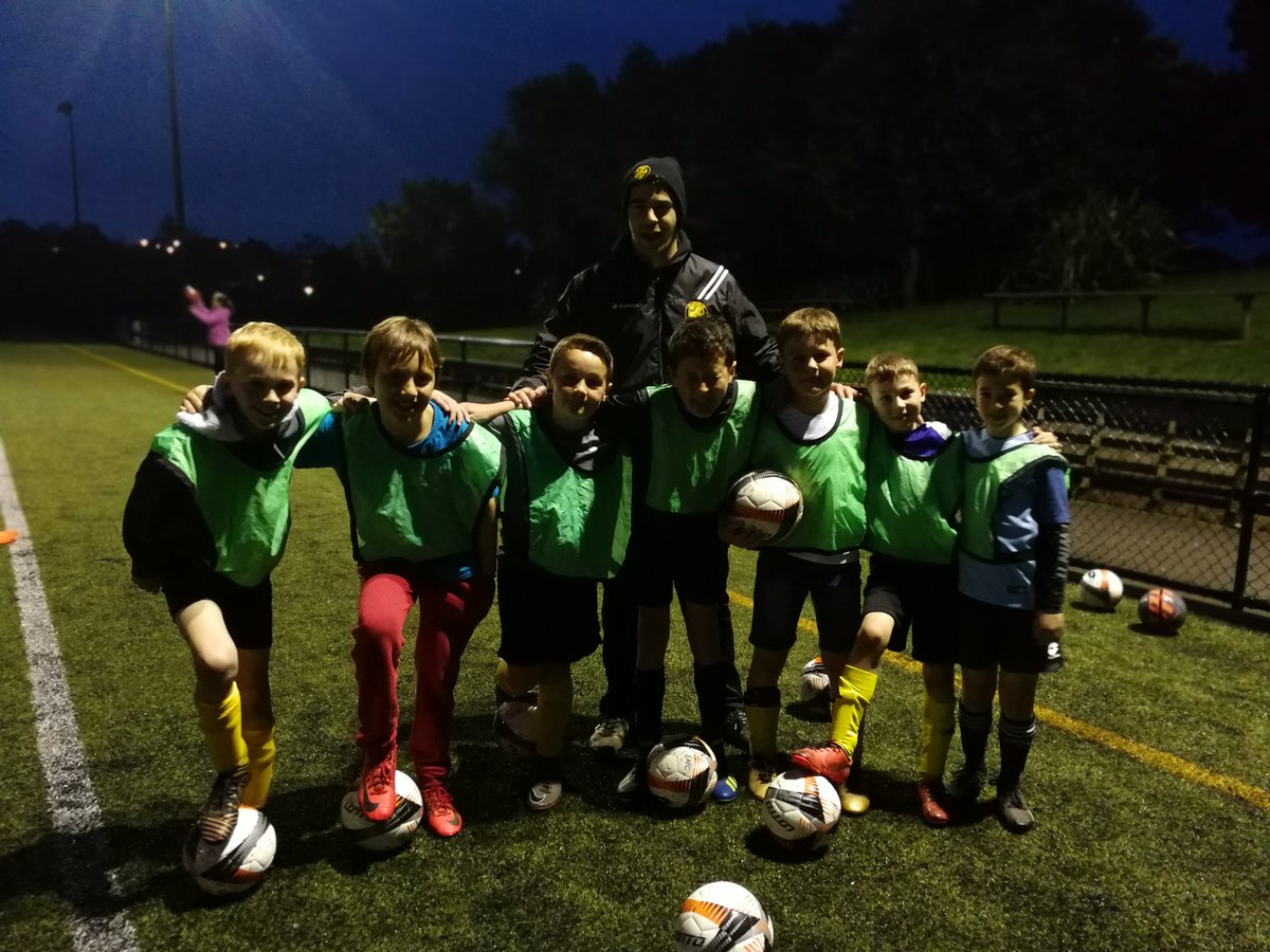 speedbob7's tweet image. #learningthecraft
@AuckFootballFed @NZ_Football @EllerslieAFC 

Ellerslie boys skill centre in action