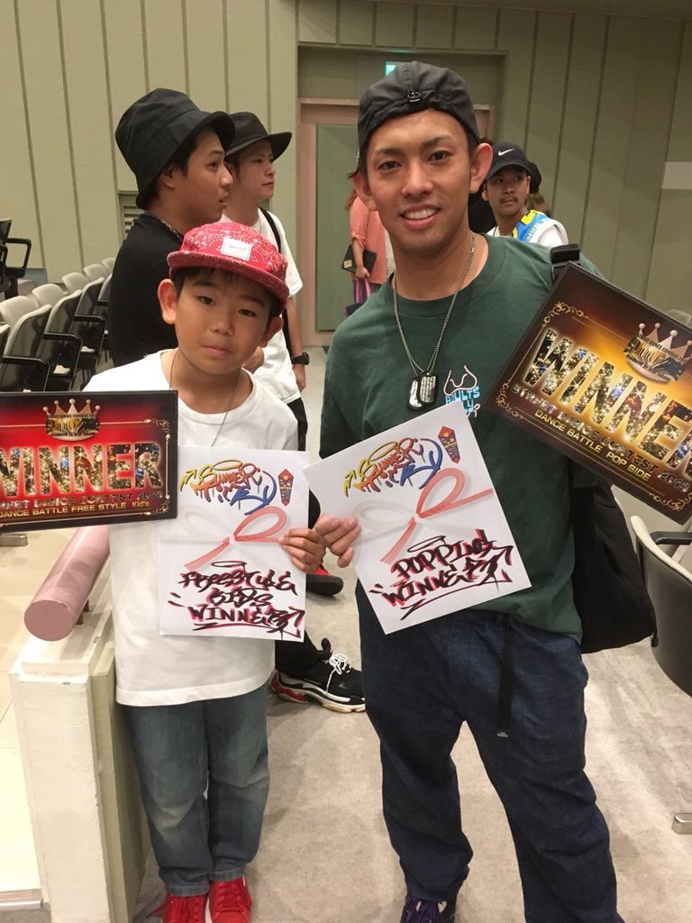 GROOVE5112's tweet photo. PG fam最高～
#Summertime2018
CrewBattle優勝
POPソロ優勝
Freestyleソロ準優勝

あとフリースタイル決勝
勝っとけば
三冠王だったのに～
この鹿児島の環境に甘えず
今週は熊本！来月福岡！
映像みたら思ってたよりは踊れてたけど、まだまだだな～って感想。
#生徒のひいろも優勝でした https://t.co/VxzPC8plq7