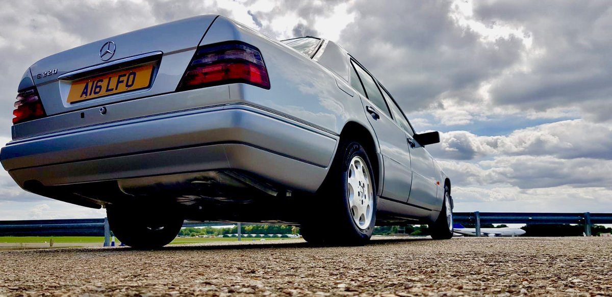 ReepSouthern's tweet photo. Now restored, protected and looking #beautiful 👌🏻 Mercedes E220. Stage 1 paint enhancement and Gtechniq CSU Black 

#johnhaynesmercedes #Gtechniquk #Mercedes #restored #elegant #saloon #E220 #project #protected https://t.co/UCJU9TNUwt