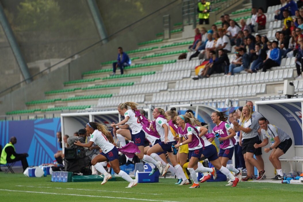 MeganFinnigan1's tweet photo. Wow, it’s World Cup semi final day 😬 we face Japan at 3pm UK time live on Eurosport 📺 let’s go get it #GETLOUD 🏴󠁧󠁢󠁥󠁮󠁧󠁿🦁 https://t.co/Rr9OVfGVeH